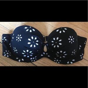 Victoria’s Secret bikini top(34A)